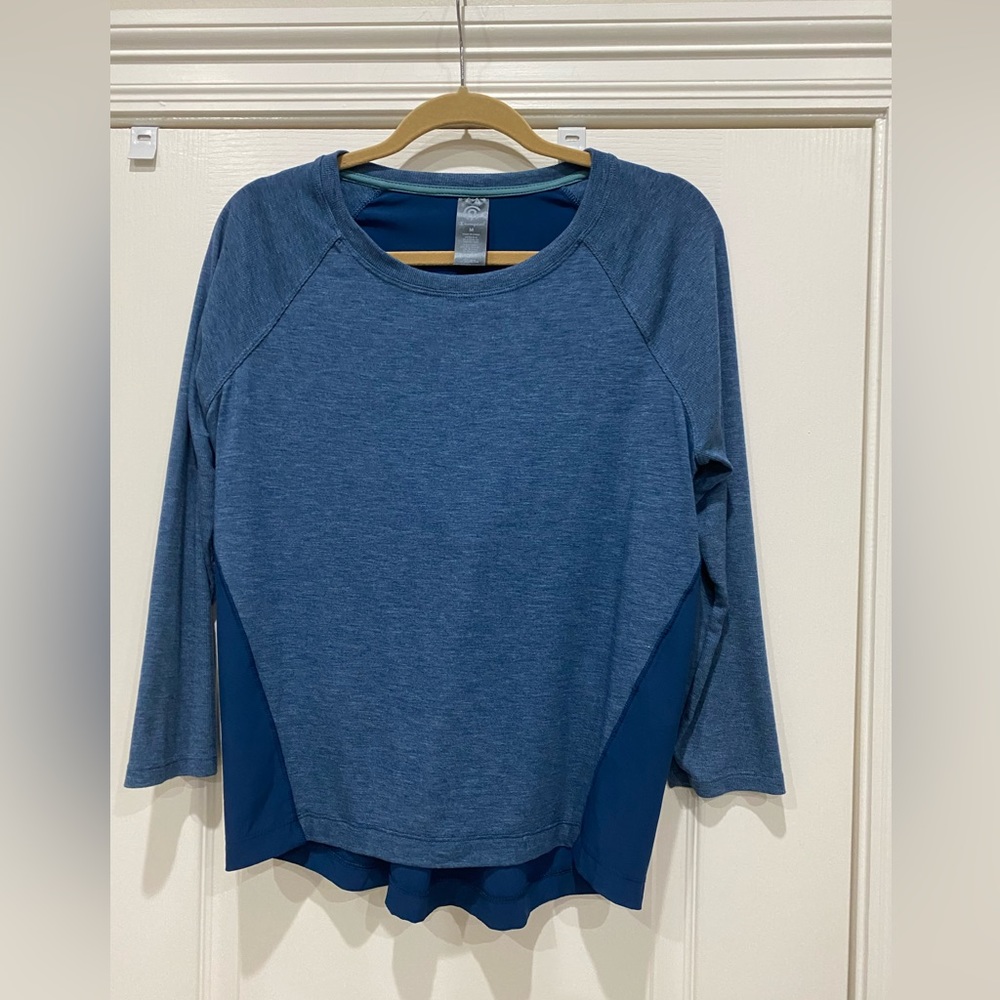 C9 Champion NWOT Ladies Mixed media long sleeve athletic top Hi lo hem Size Med